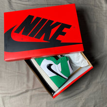 Load image into Gallery viewer, Jordan 1 Lucky Green DS (SIZE 4.5)
